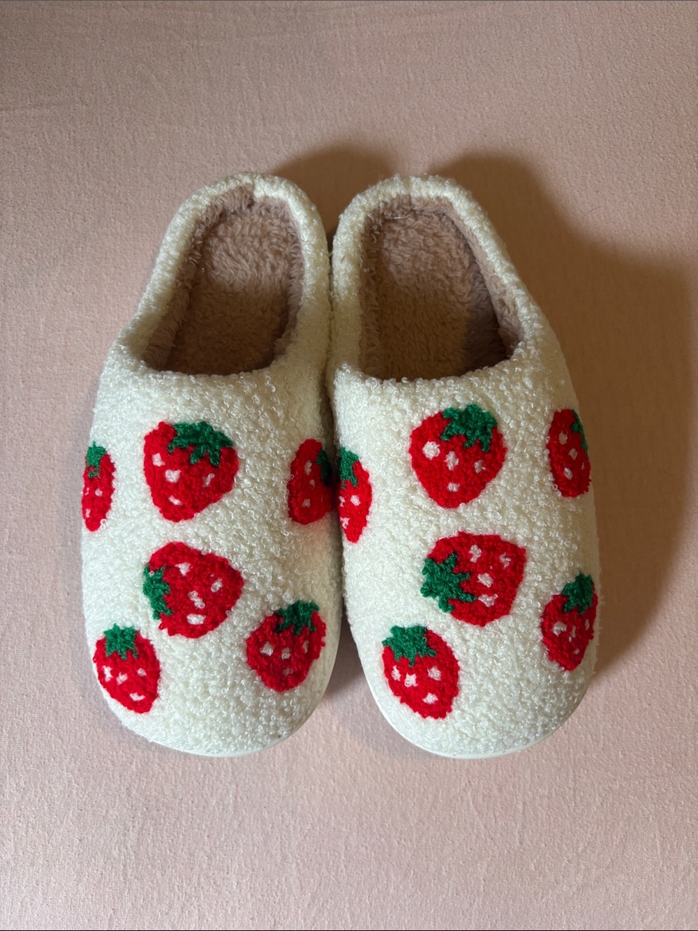 Cozy Strawberry Slippers - Cream/Red